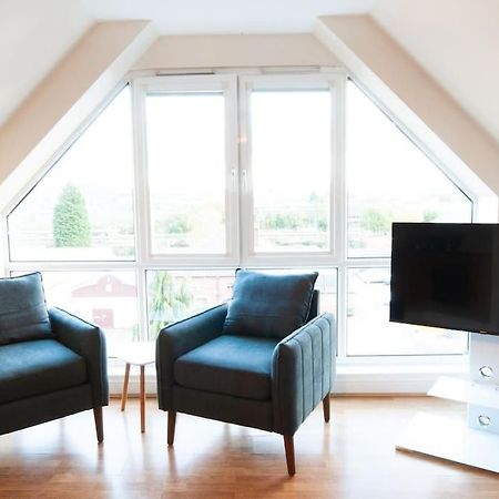 *New* 2-Bed Modern Apartment Burton-upon-Trent Екстериор снимка